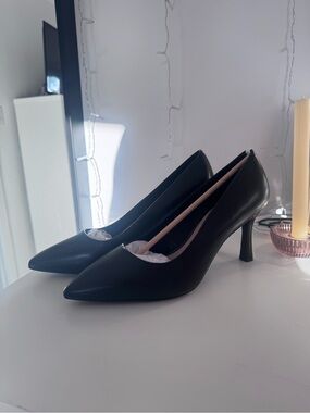 Kelly & Katie Black Heels